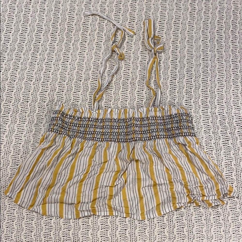 Tie shoulder crop top